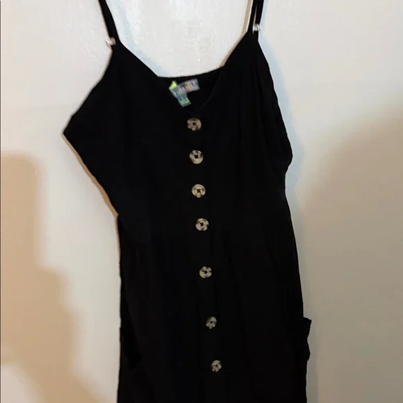 Good Luck Gem Black thin straps button down front pocket on the sides - Picture 3 of 5